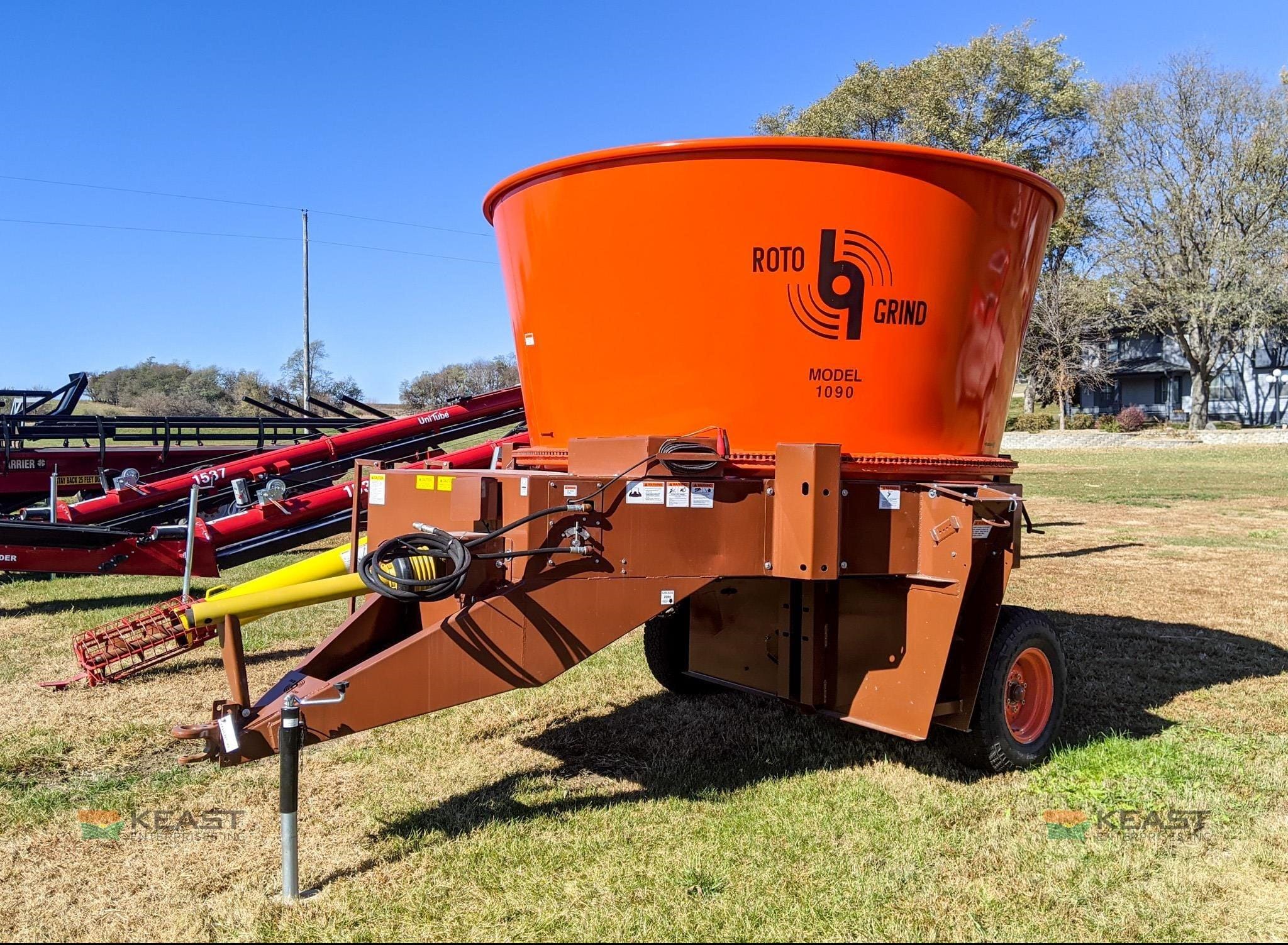 2026 Roto Grind 1090 Equipment Image0