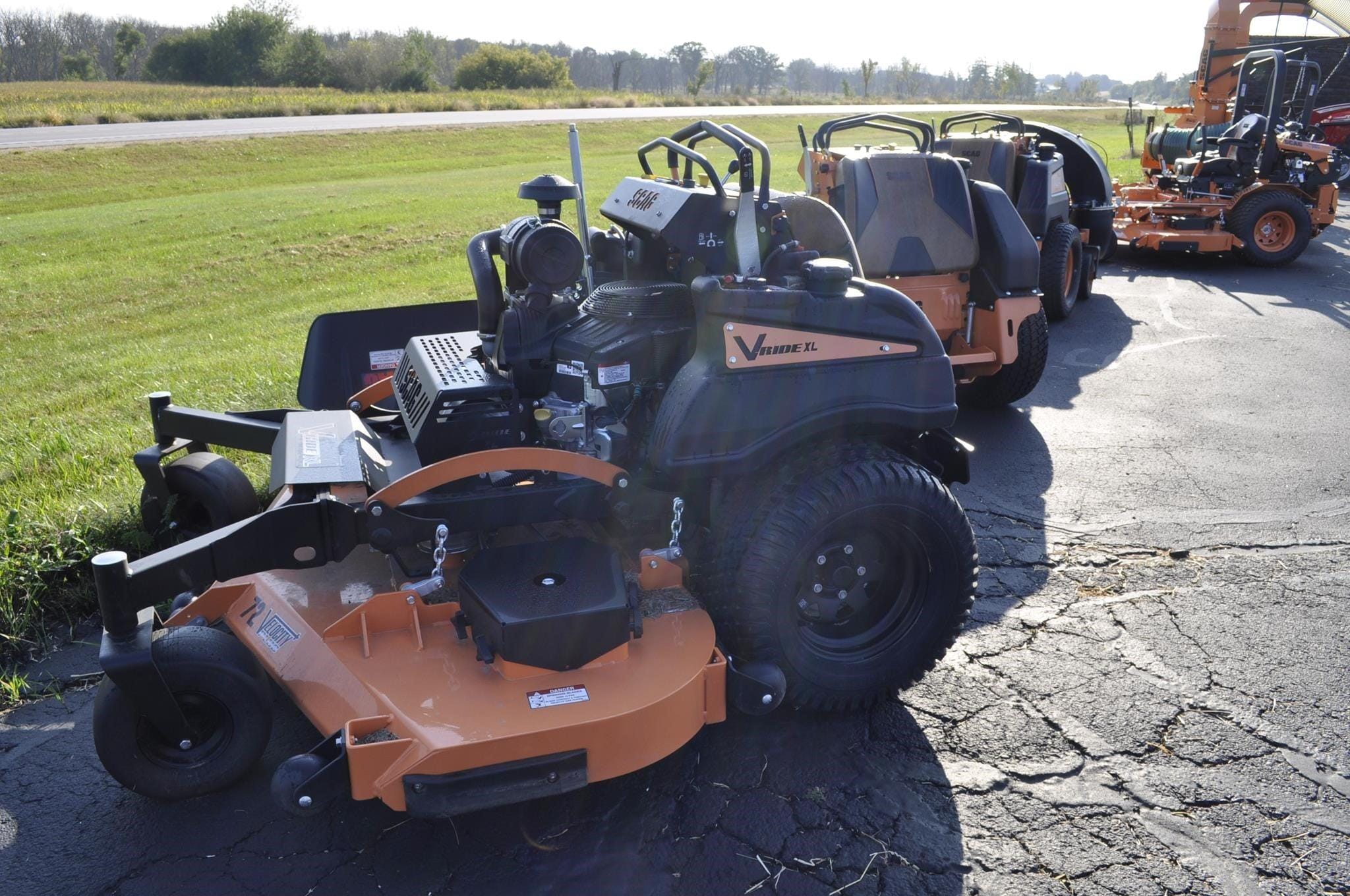 2026 Scag SVRXL-72V-40BV-EFI Equipment Image0