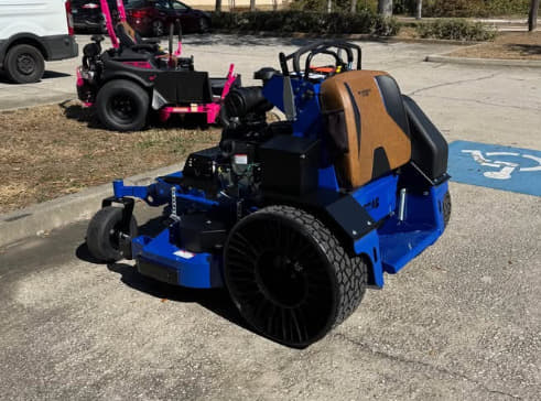 Image of Scag V-Ride II Bluebird Edition equipment image 2