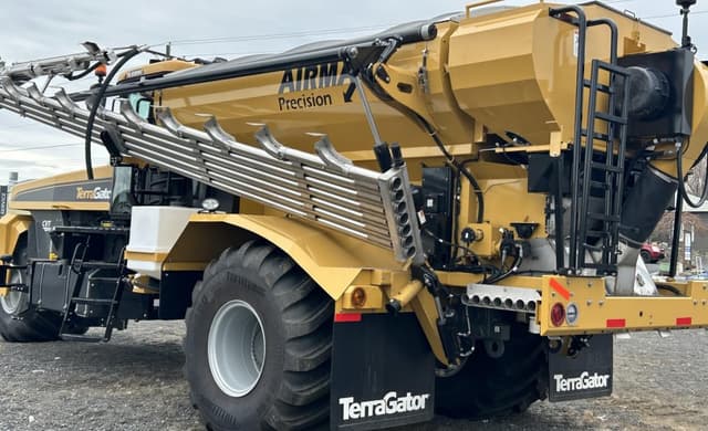 Image of Terra-Gator TG8300C equipment image 4