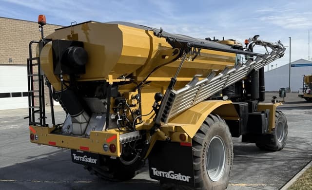 Image of Terra-Gator TG8400C equipment image 2