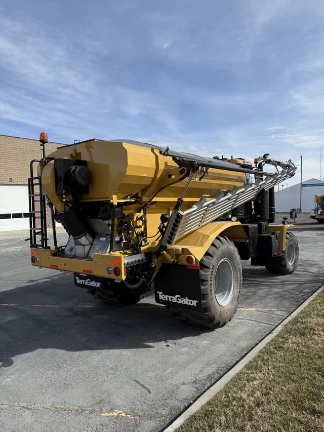 Image of Terra-Gator TG8400C equipment image 2