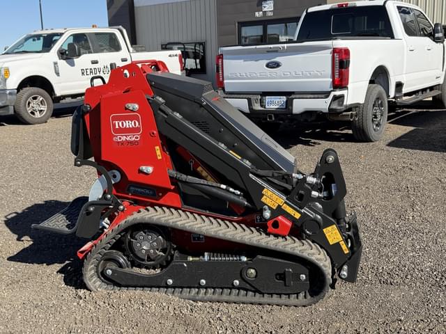 Image of Toro Dingo TX700 equipment image 1