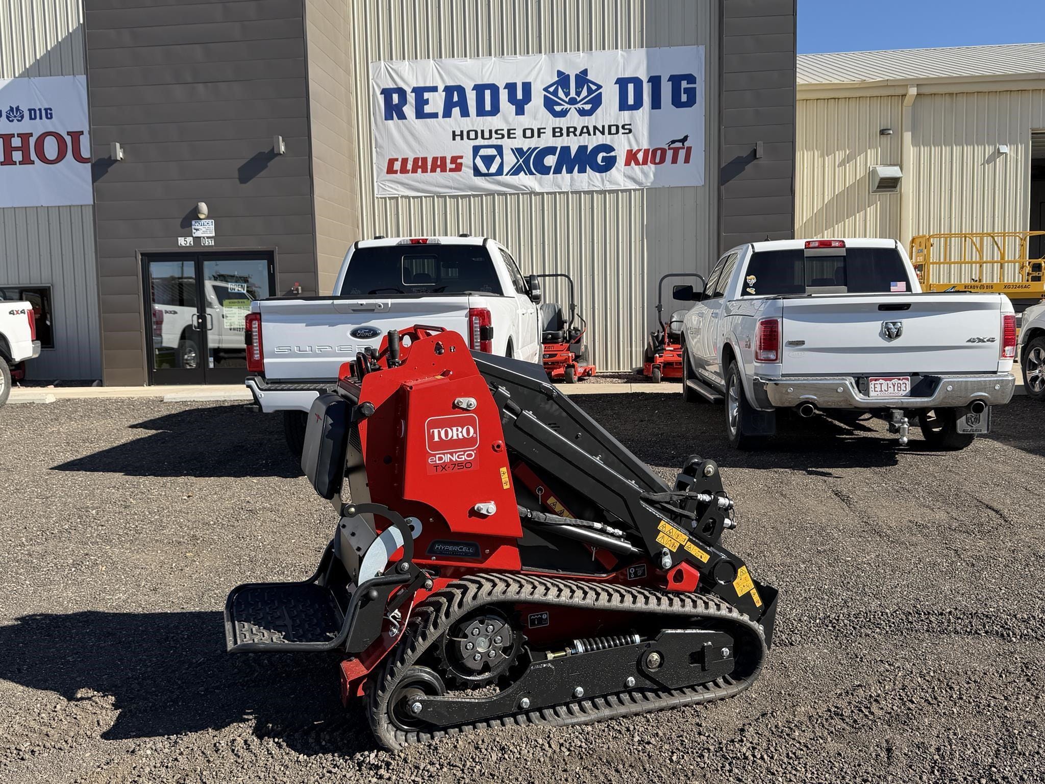 Main image Toro Dingo TX700