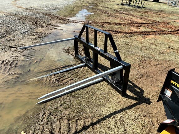 Image of Tri-L Double Hay Spear Image 1