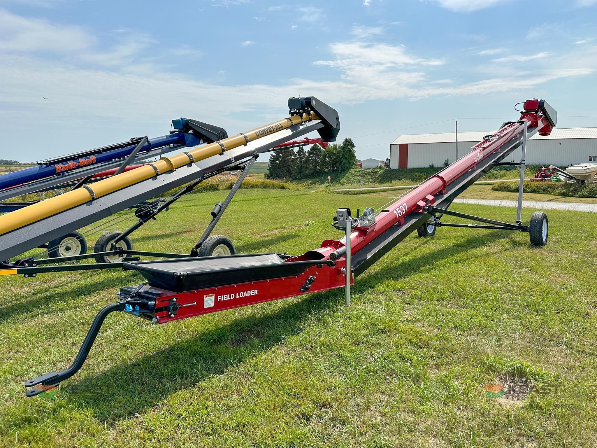 2026 Universal 1537 Equipment Image0