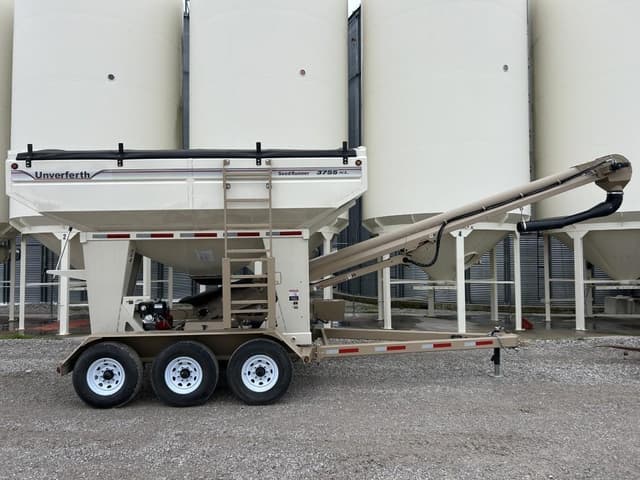 Image of Unverferth Seed Runner 3755XL equipment image 3