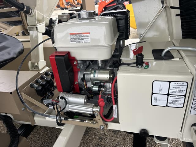 Image of Unverferth Seed Runner 3755XL equipment image 4