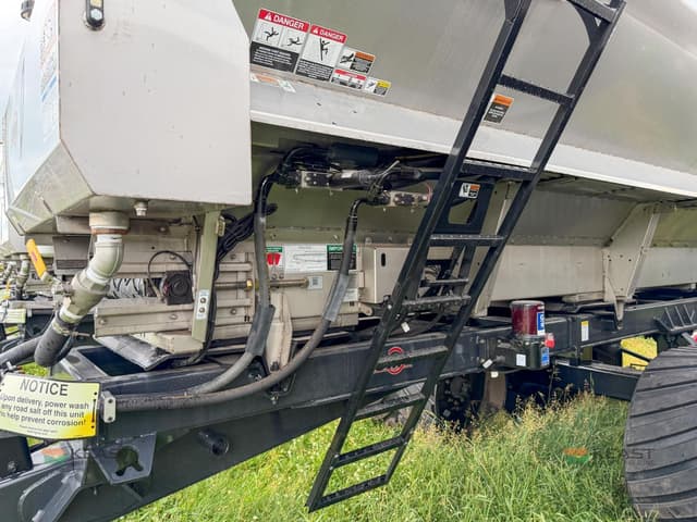 Image of Unverferth Pro Force 2250 equipment image 4
