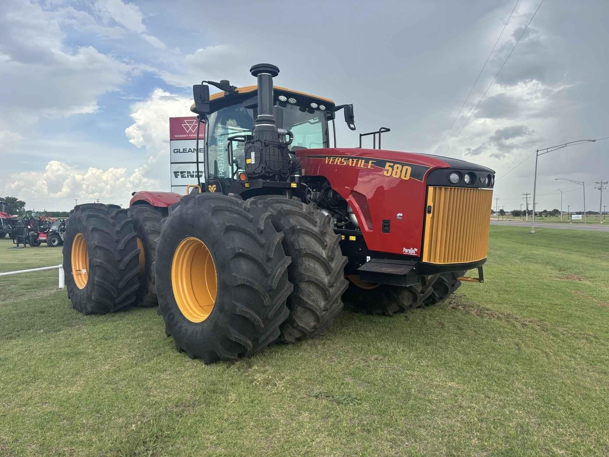 2026 Versatile 580 Equipment Image0