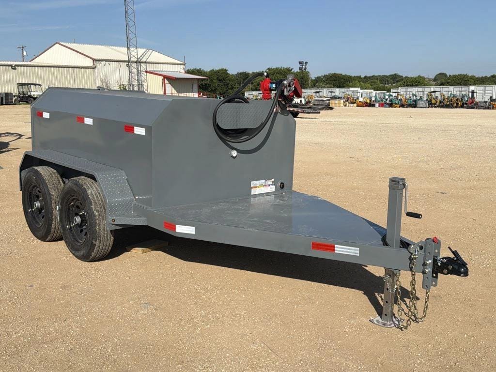 2026 X-STAR 750 Gallon Equipment Image0