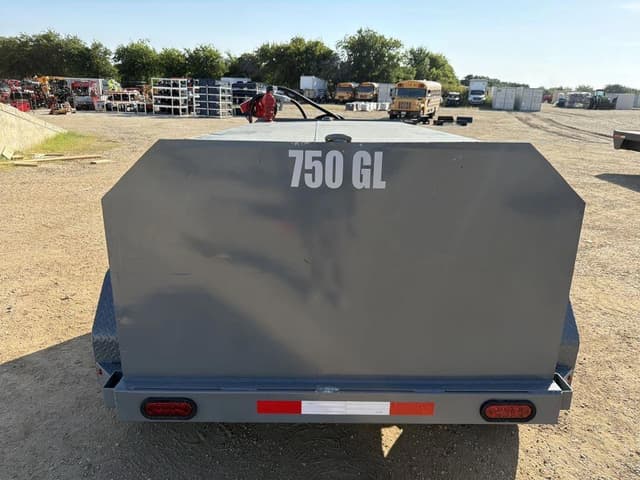 Image of X-STAR 750 Gallon equipment image 3