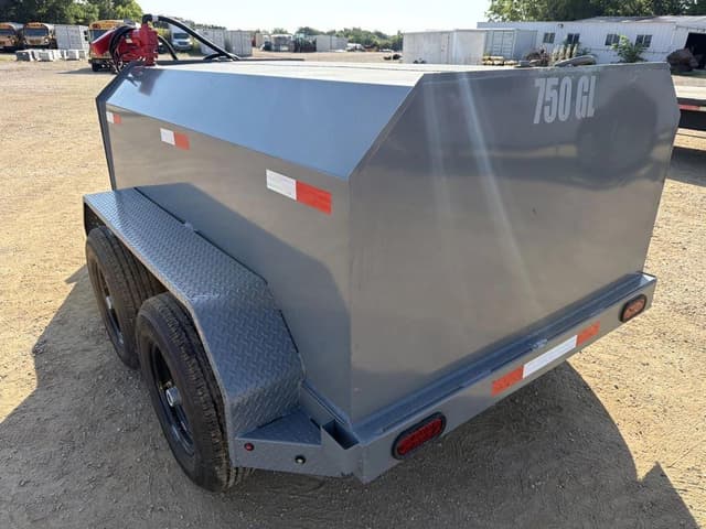 Image of X-STAR 750 Gallon equipment image 4