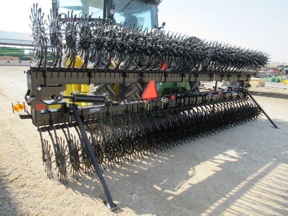 Image of Yetter 3541 equipment image 4