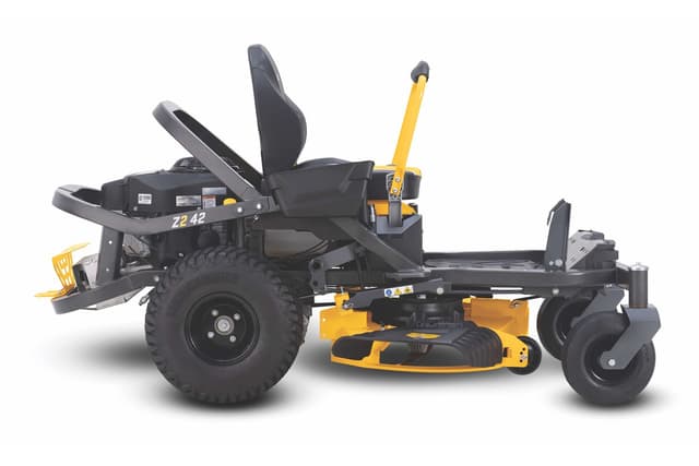 Image of Cub Cadet Z2 42 equipment image 2
