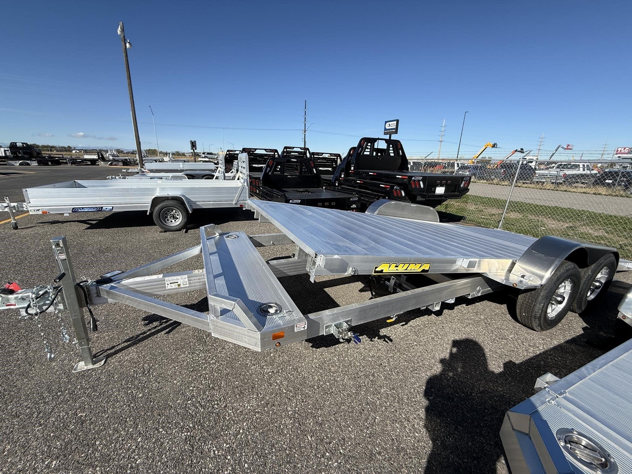 2027 Aluma 8220H-TILT-TA-EL Equipment Image0