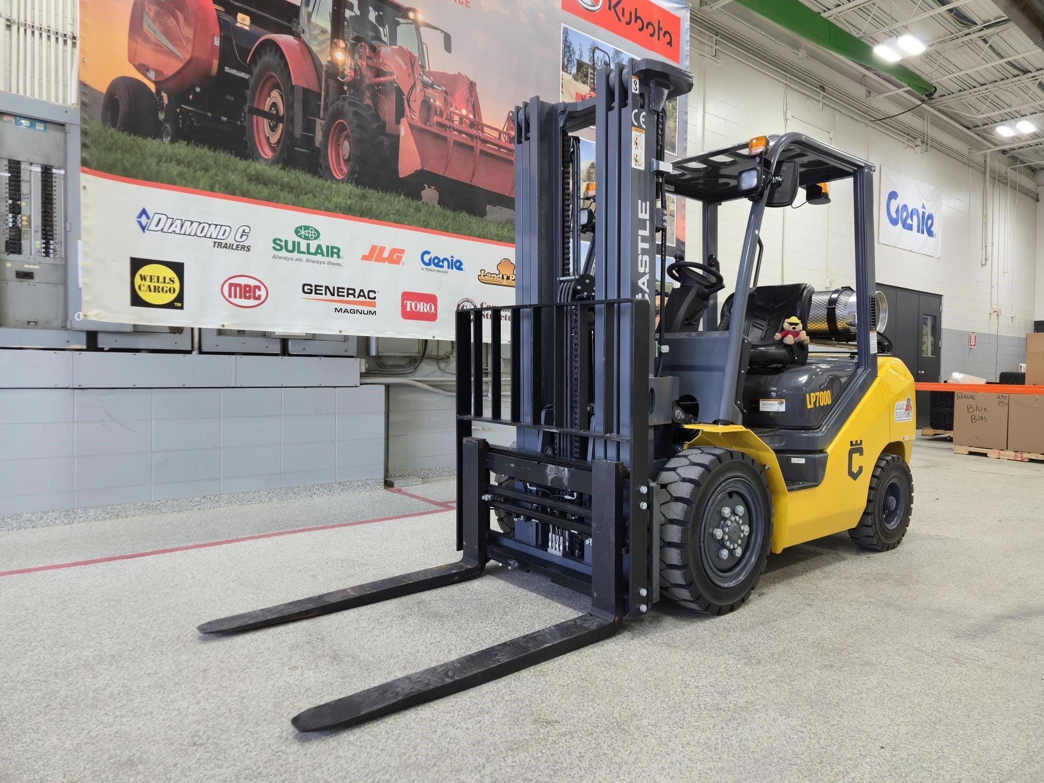 2027 Castle LP7000 Equipment Image0