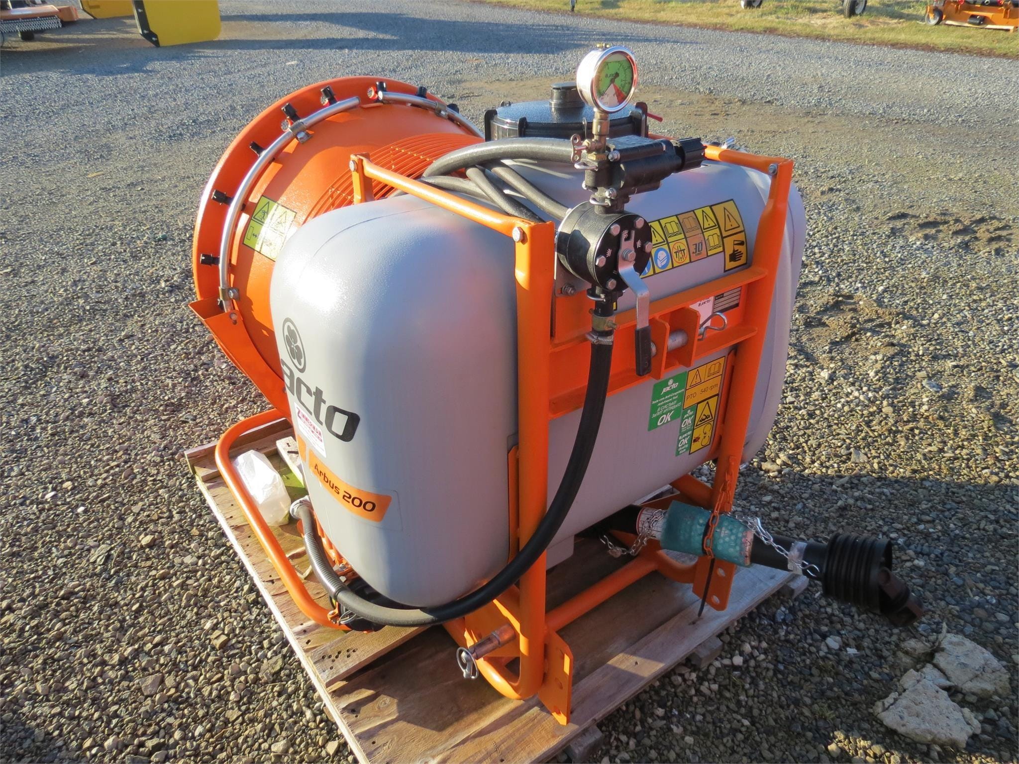 2027 Jacto Arbus 200 Equipment Image0