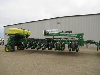 2027 John Deere 1775 Equipment Image0