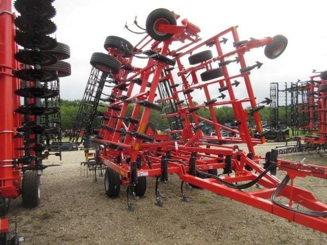 2027 Kuhn Krause 5640-32 Equipment Image0