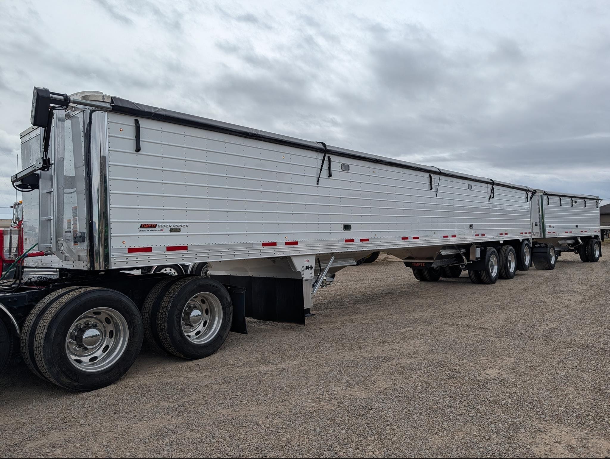 2027 Timpte Super Hopper Equipment Image0