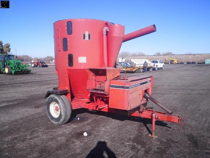 Main image International Harvester 1250