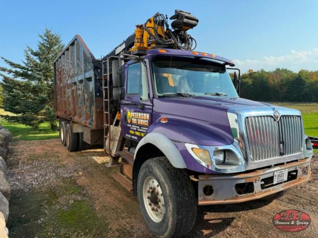 Image of International 7500 equipment image 4