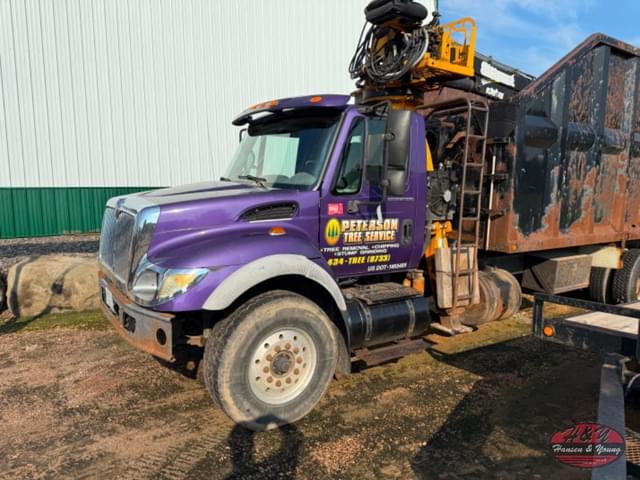 Image of International 7500 equipment image 1