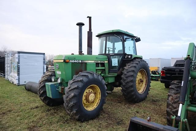 Image of John Deere 4240S equipment image 1