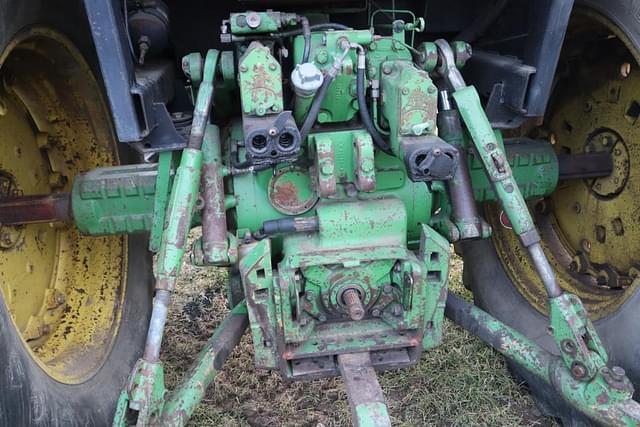 Image of John Deere 4240S equipment image 3