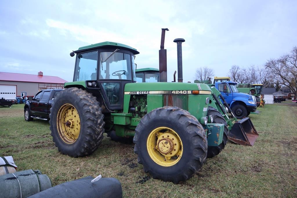 Image of John Deere 4240S Primary image