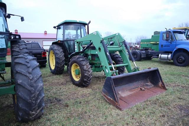 Image of John Deere 3050 equipment image 1