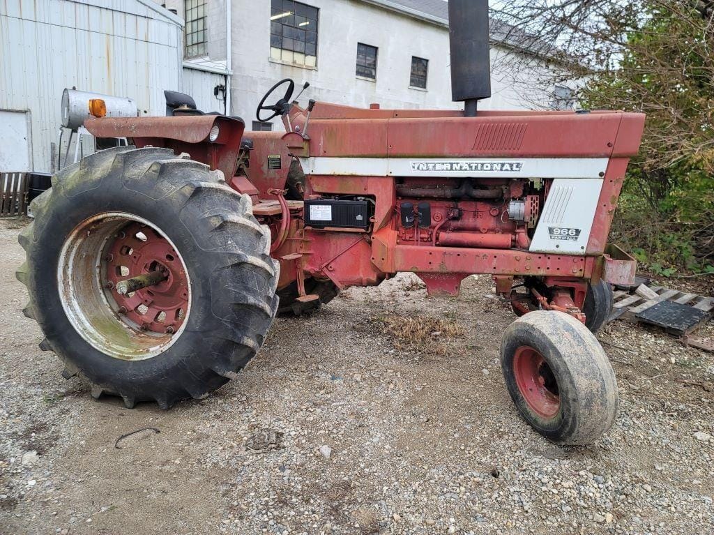 Main image International Harvester 966