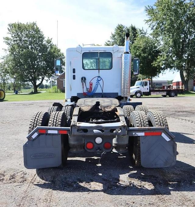 Image of Freightliner Undetermined equipment image 3