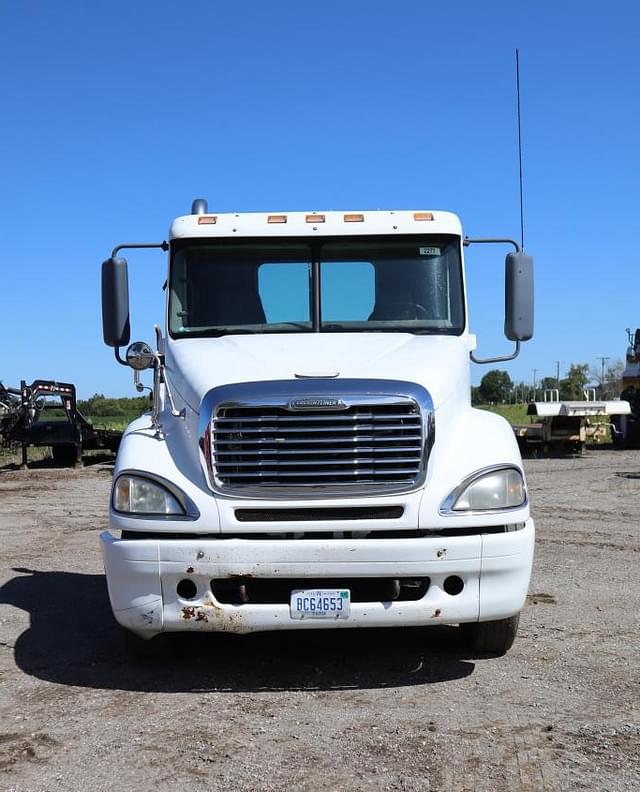 Image of Freightliner Undetermined equipment image 1