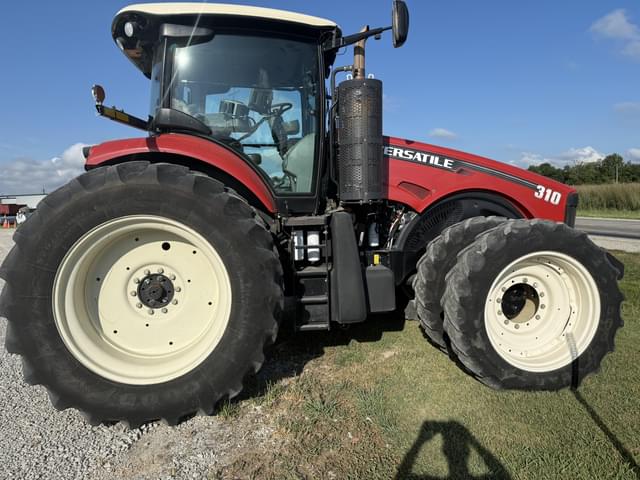 Image of Versatile 310 equipment image 1