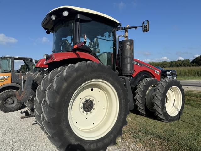 Image of Versatile 310 equipment image 3