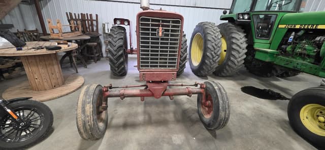 Image of International Harvester 656 equipment image 1