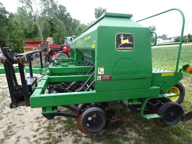 Image of John Deere 1560 equipment image 1