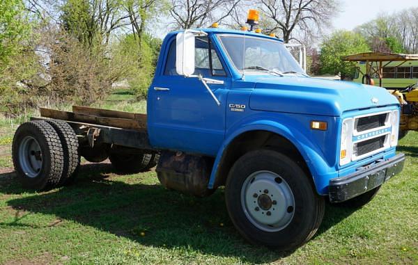 Image of Chevrolet C50 equipment image 1