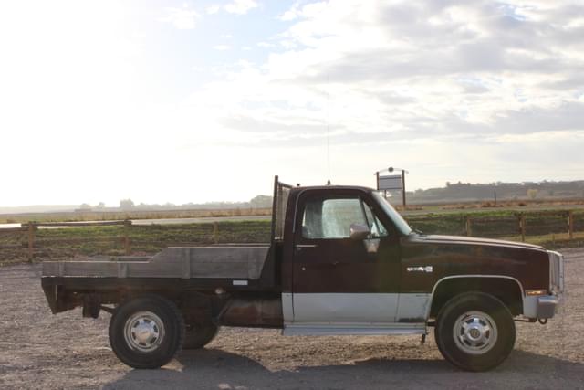 Image of GMC 2500 equipment image 3