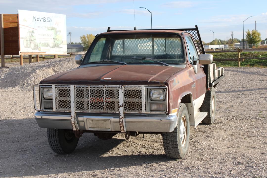 Image of GMC 2500 Primary image