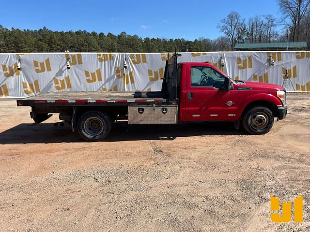 Image of Ford F-350 equipment image 3