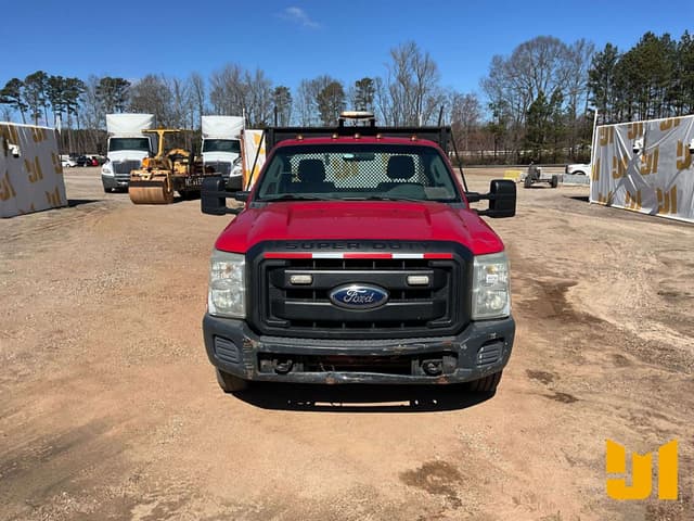 Image of Ford F-350 equipment image 1