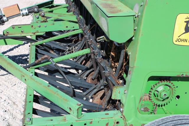 Image of John Deere 8200 equipment image 4