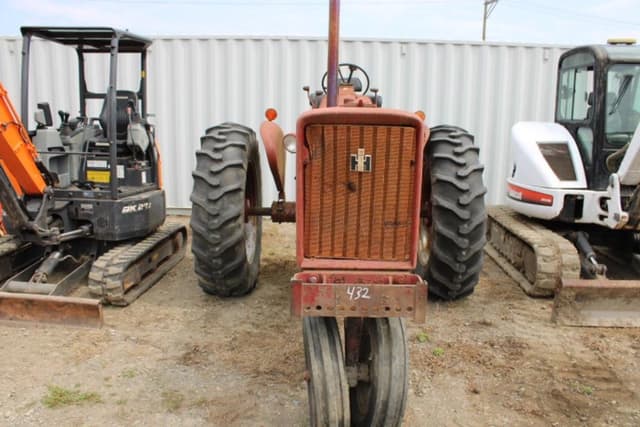 Image of International Harvester 706 equipment image 1