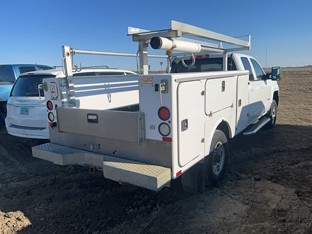 Image of Chevrolet 2500HD equipment image 4