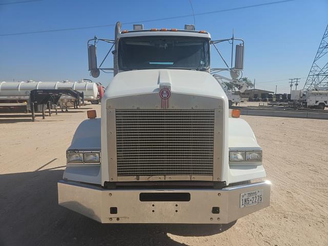 Image of Kenworth T8 equipment image 1