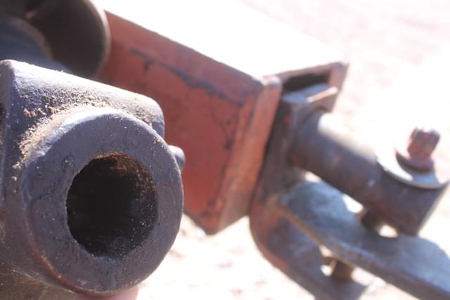 Image of International Harvester 1250 equipment image 4