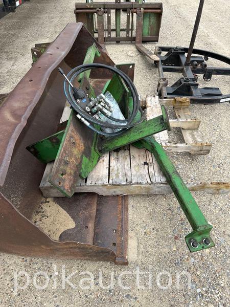 Image of John Deere 158 equipment image 3